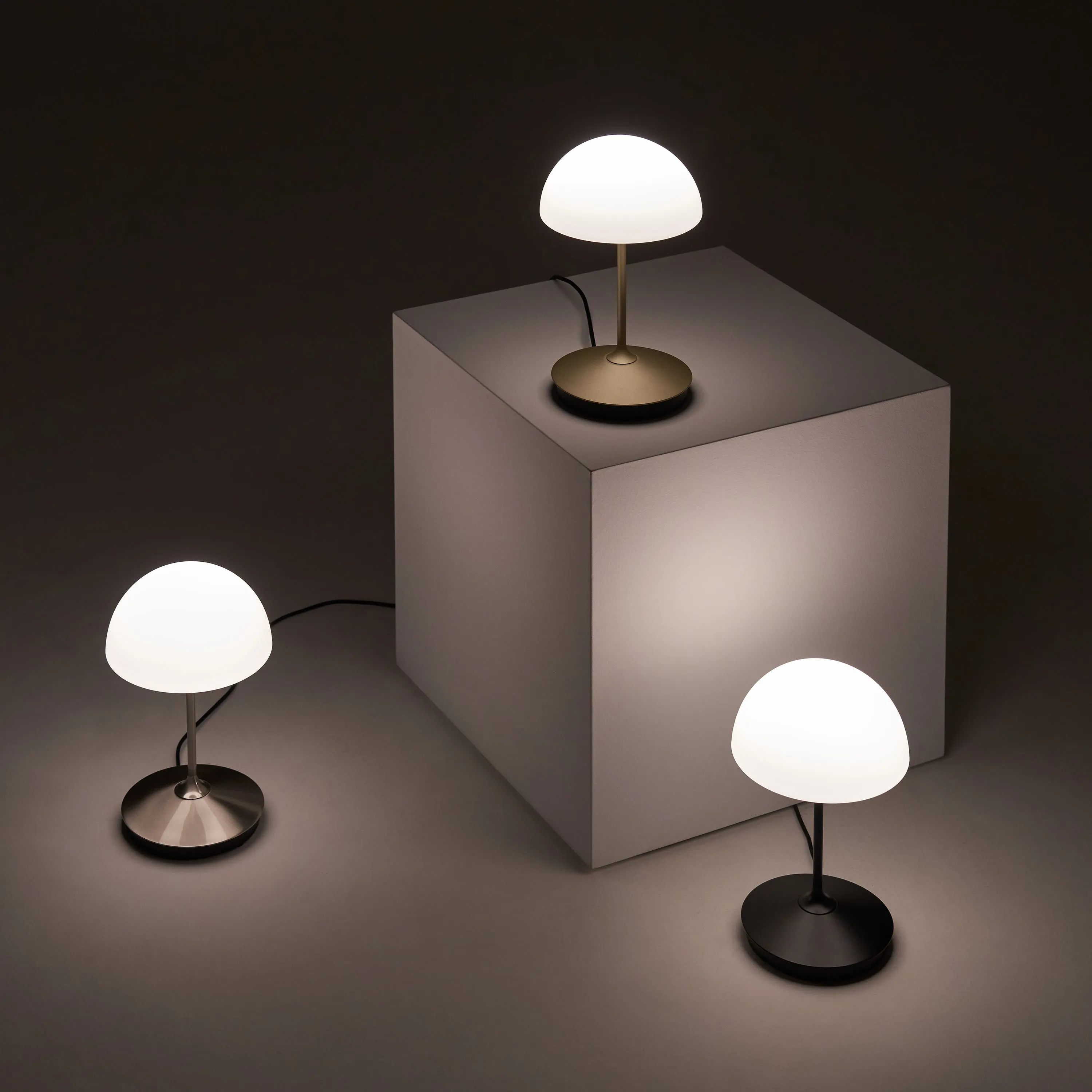 Pensee LED Table Lamp