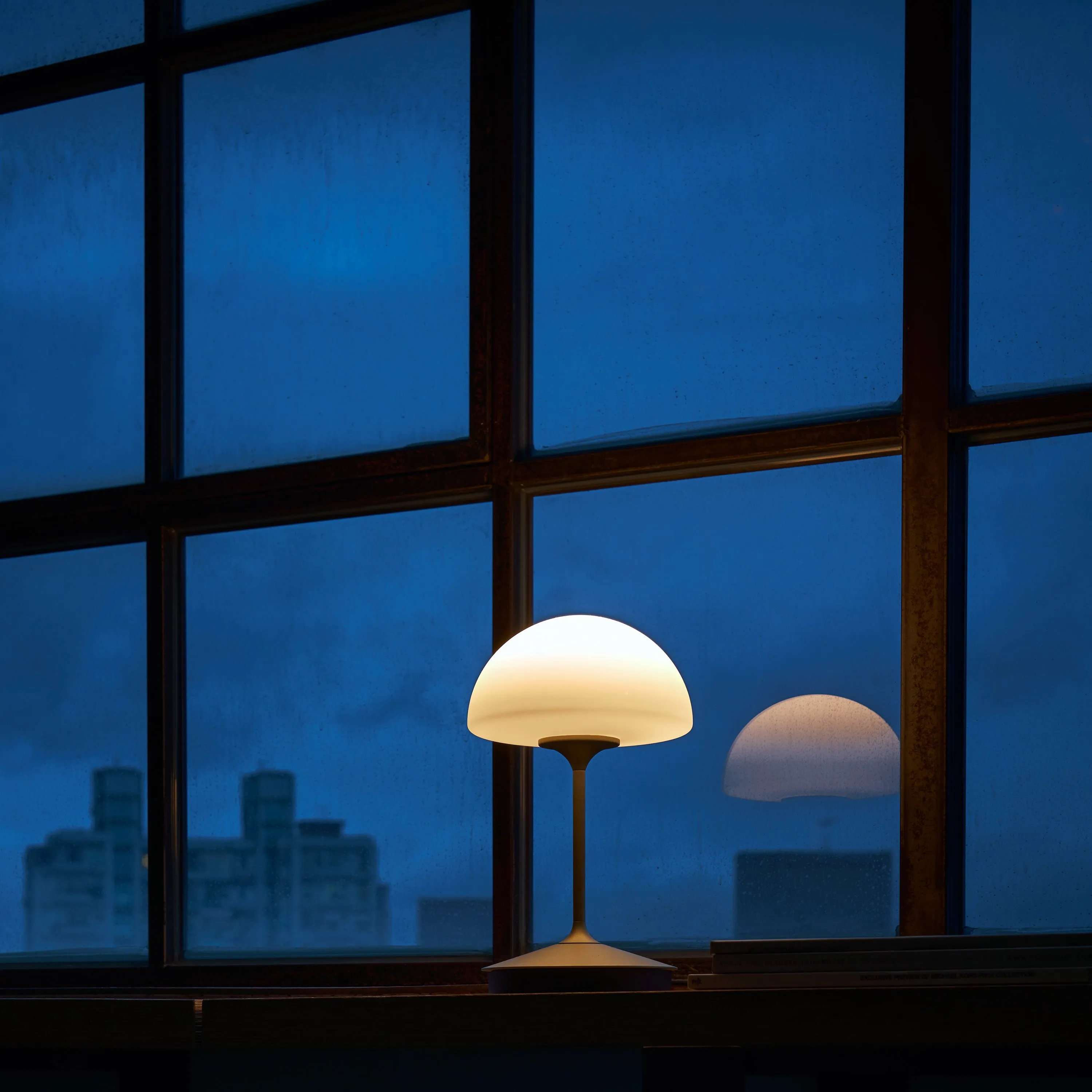 Pensee LED Table Lamp