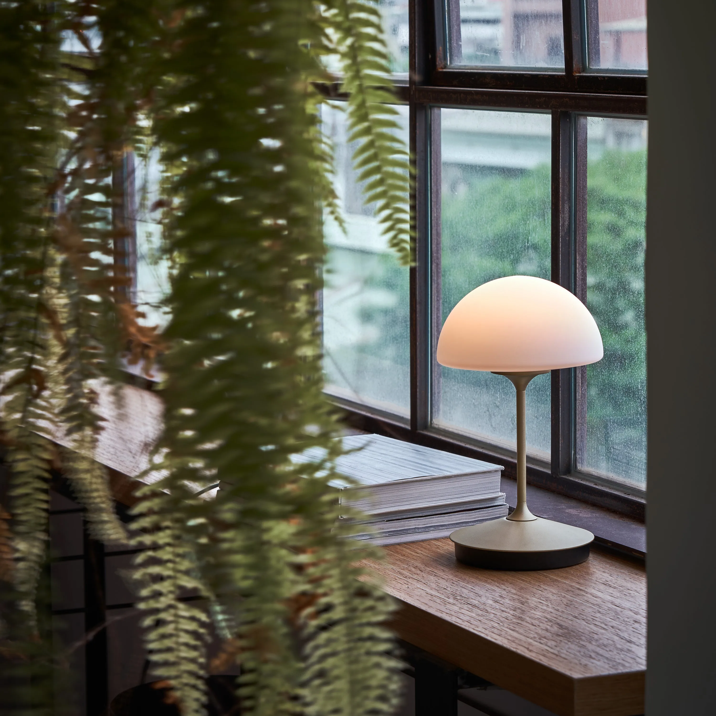 Pensee LED Table Lamp