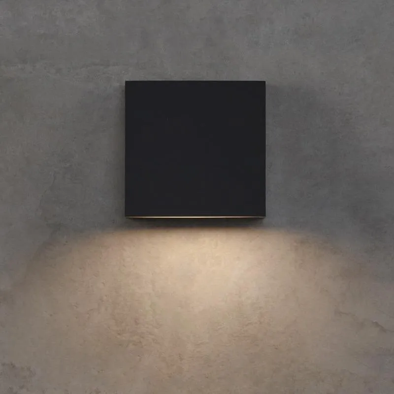 Pitch Single Wall Light