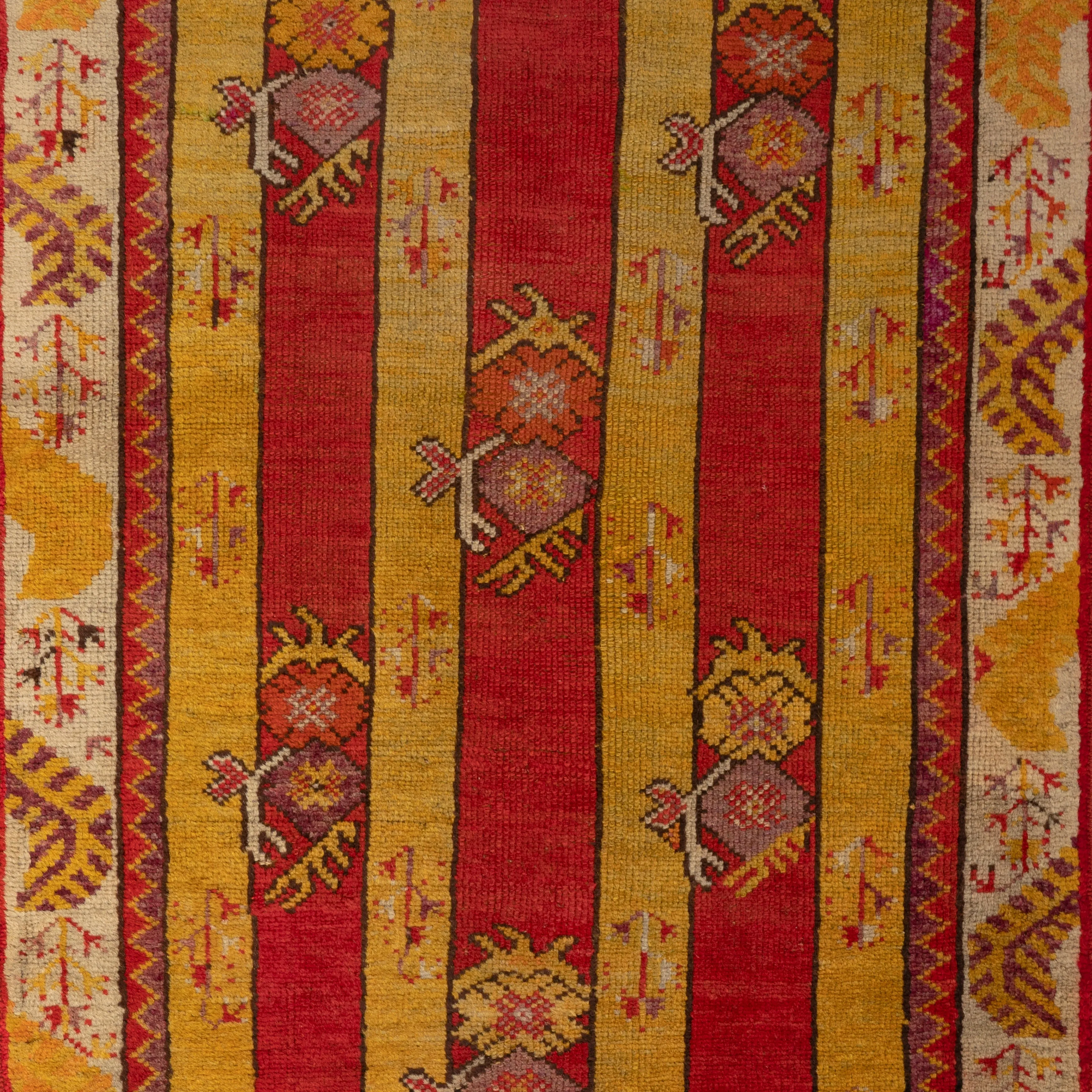 Red & Yellow Traditional Wool Rug - 3'1" x 5'5"