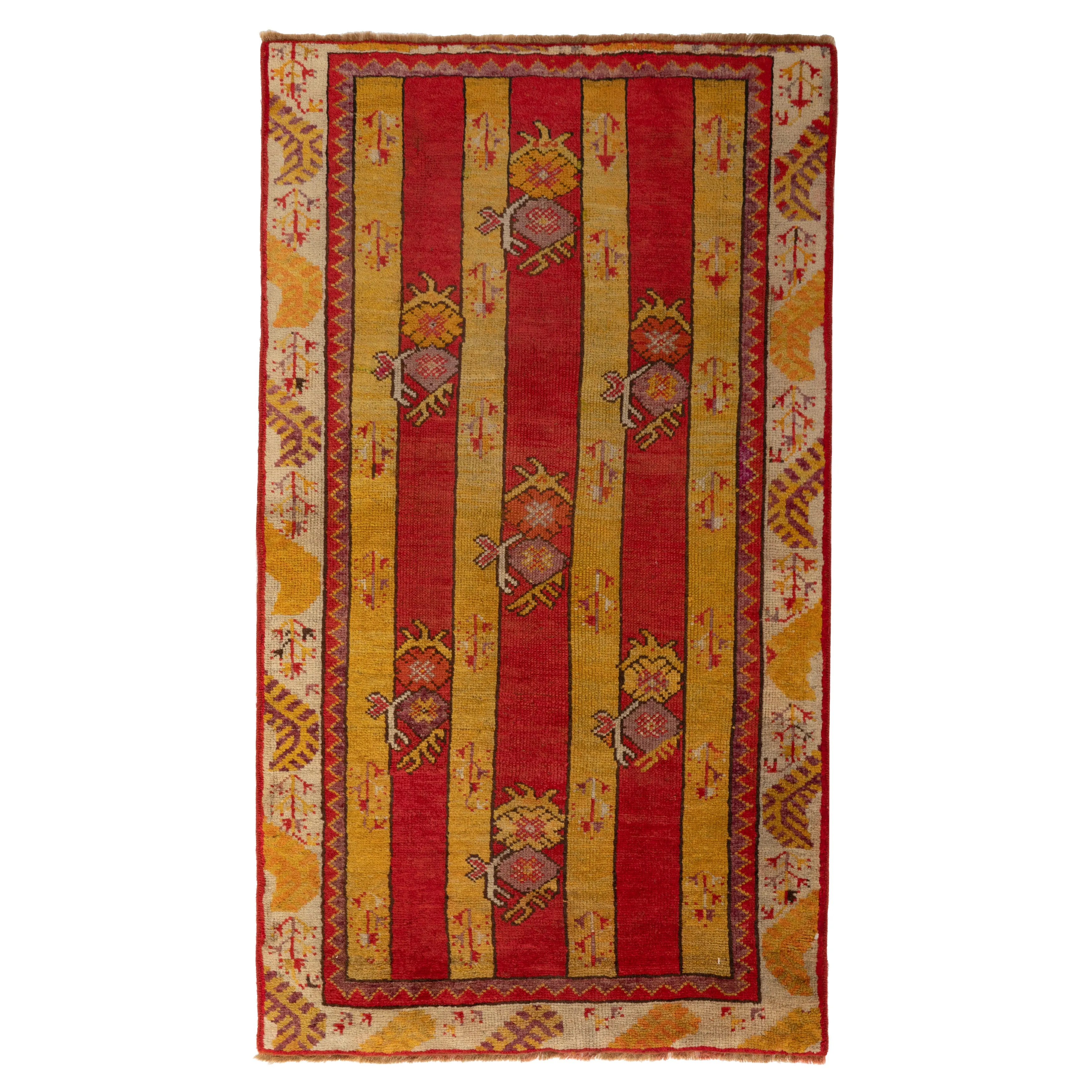 Red & Yellow Traditional Wool Rug - 3'1" x 5'5"