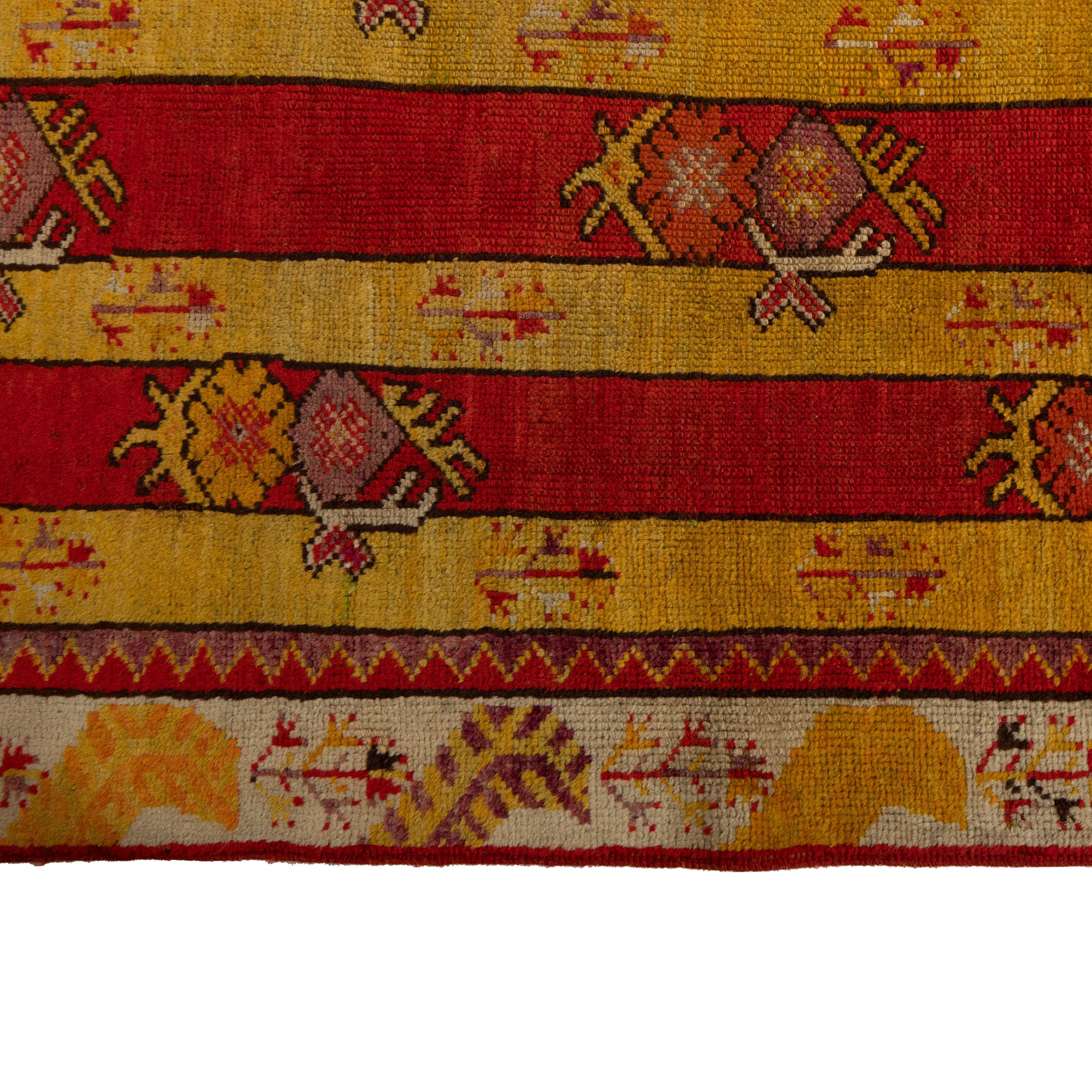 Red & Yellow Traditional Wool Rug - 3'1" x 5'5"