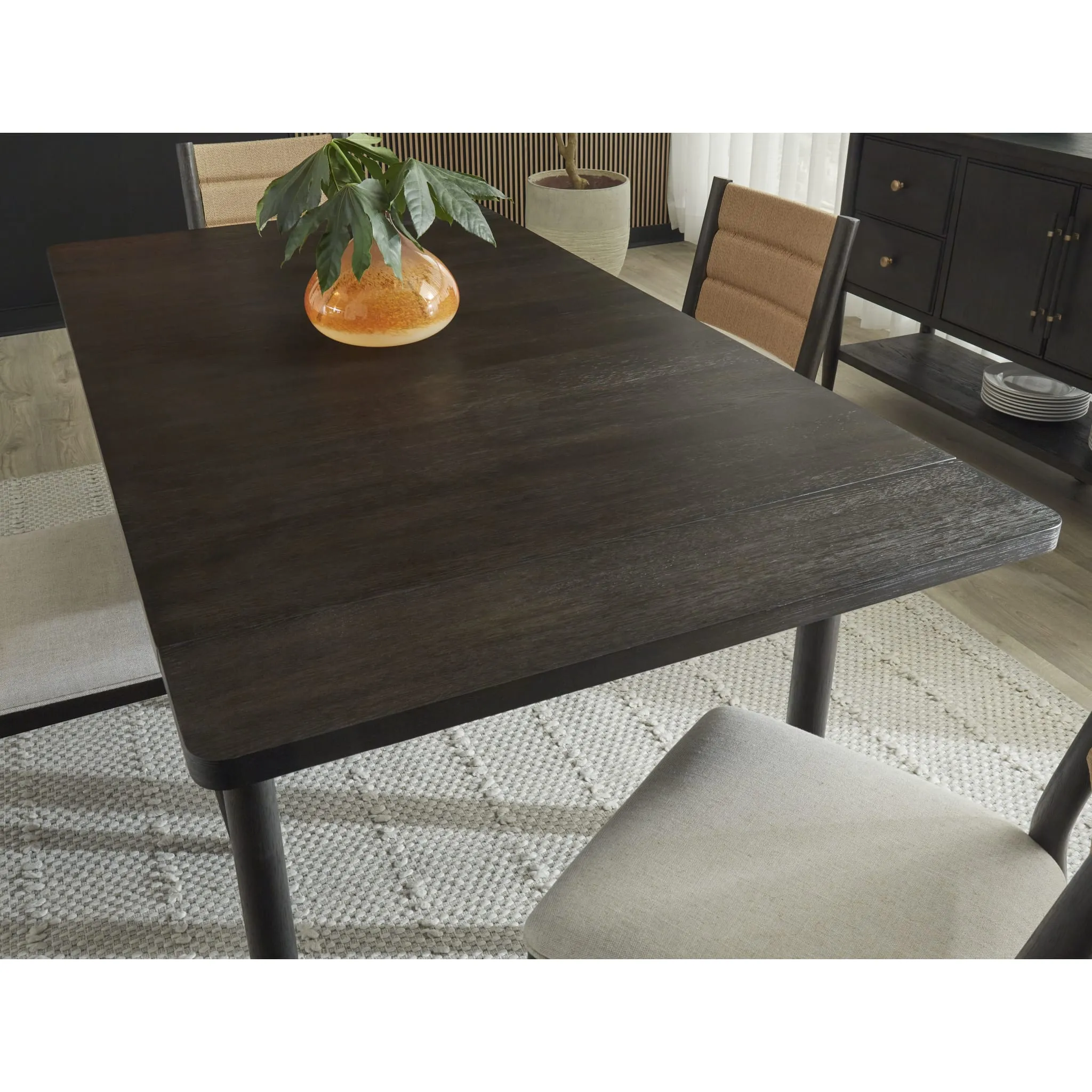 Rockport Double Extension Dining Table in Yin Modus