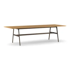 SEAX Dining Table