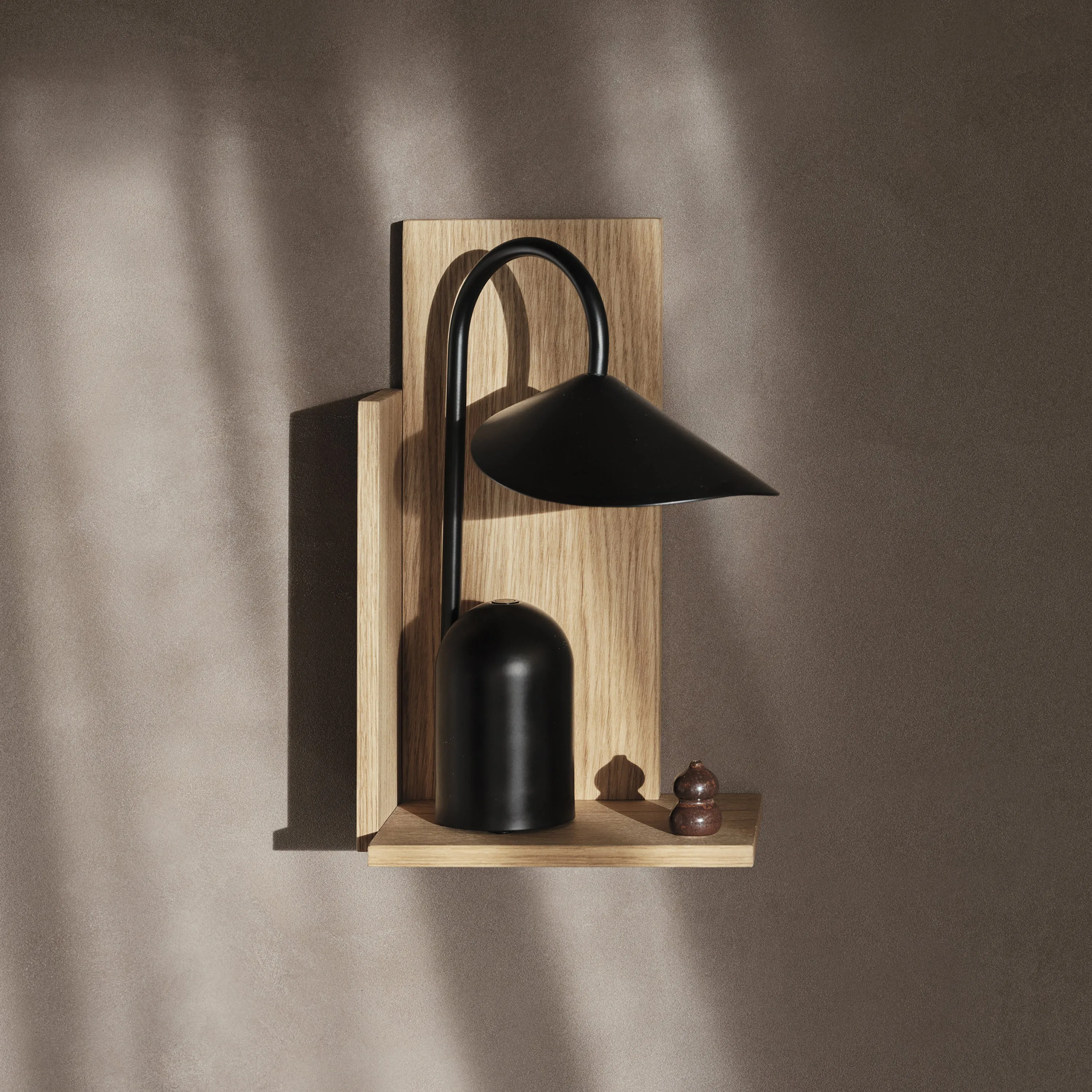 Stagger Shelf
