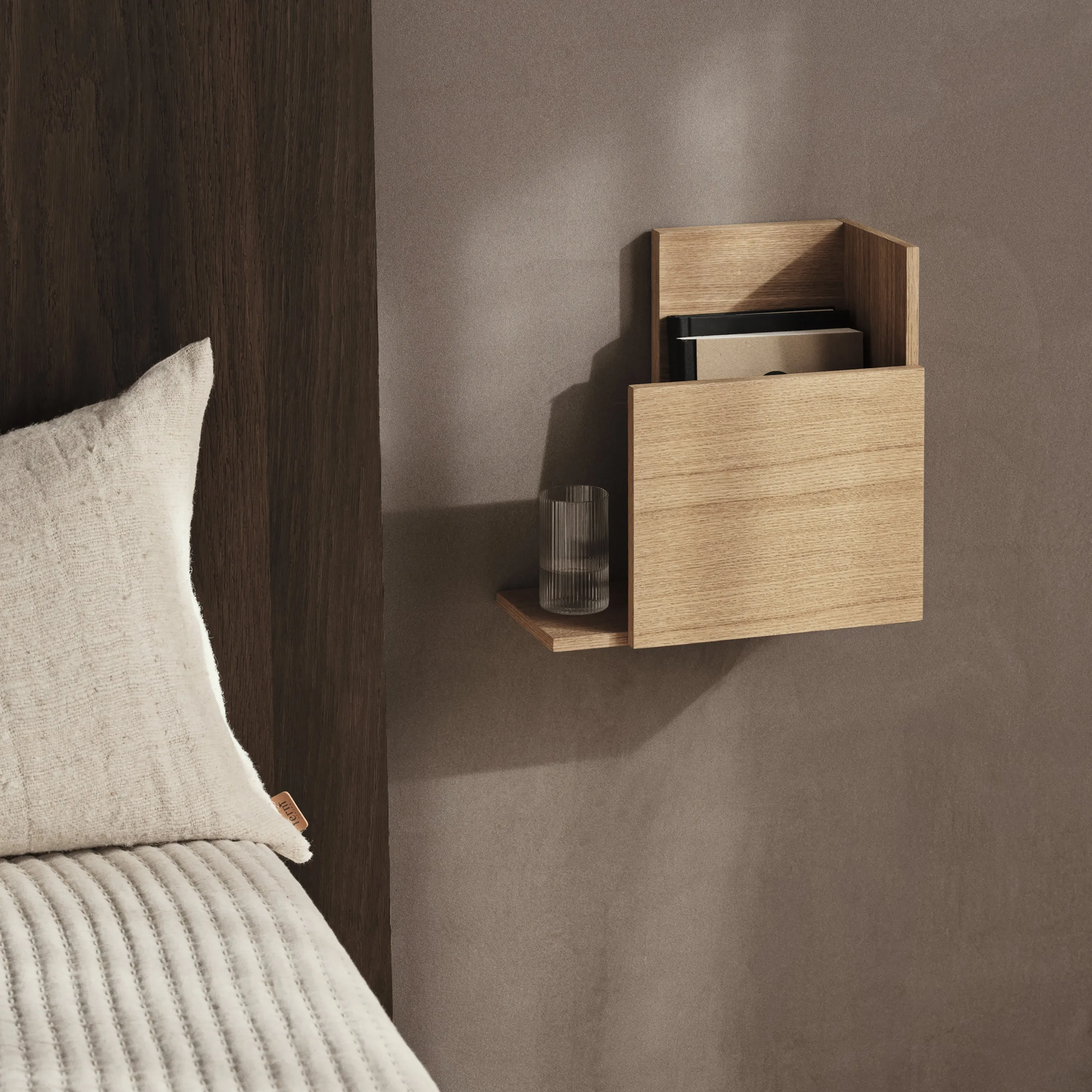 Stagger Shelf