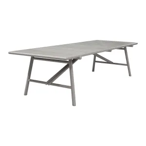 Sticks Outdoor Dining Table