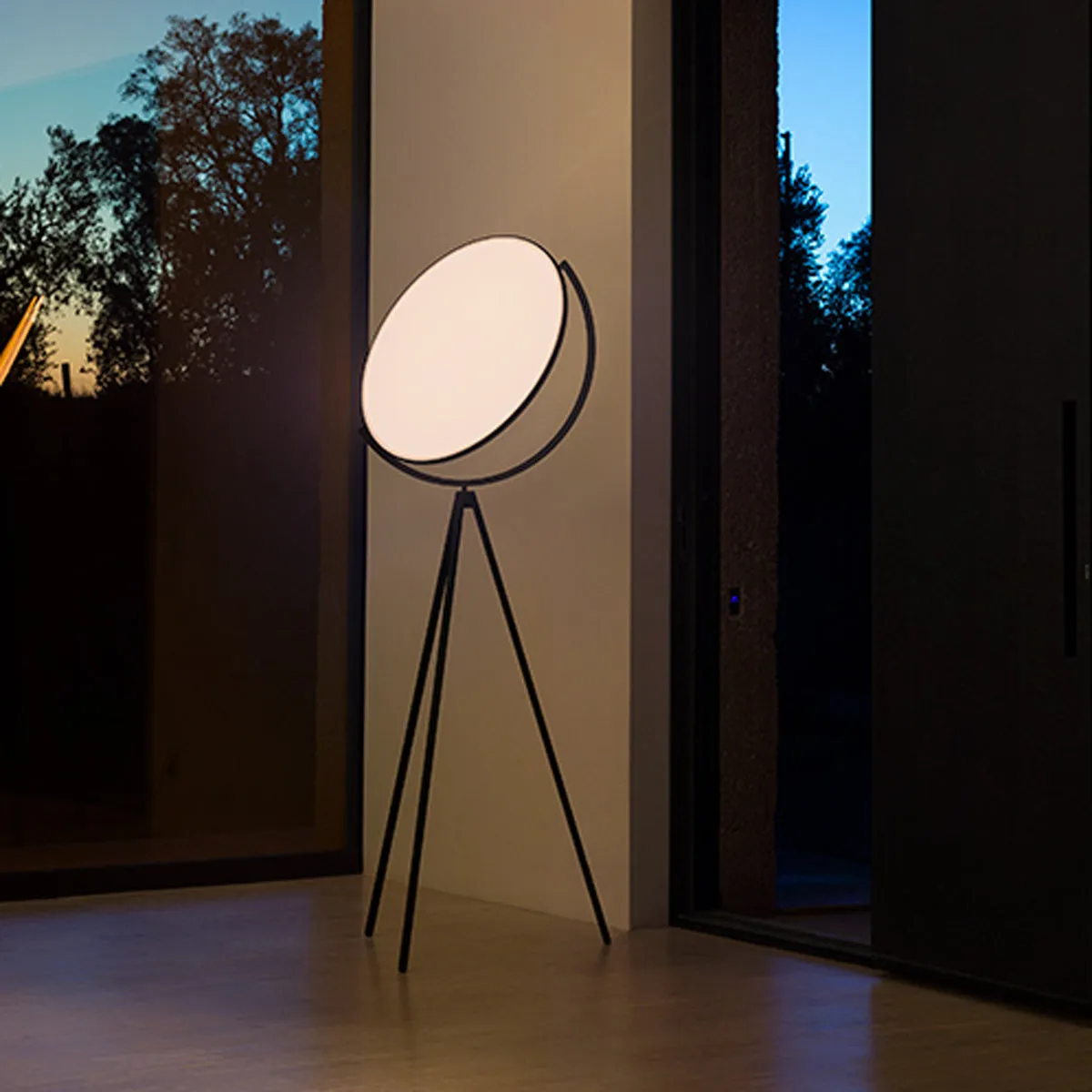Superloon Floor Lamp