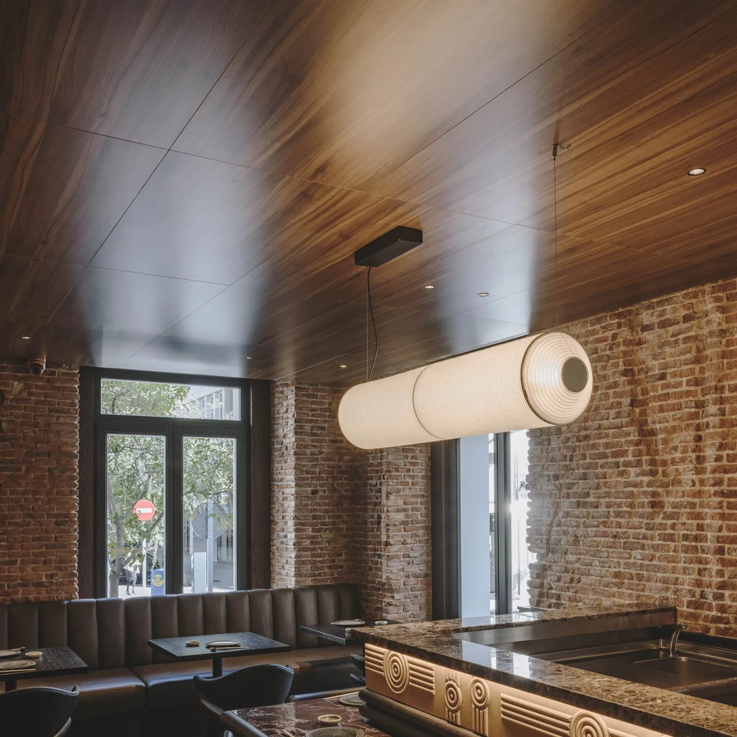 Teki Horizontal Linear Suspension Light