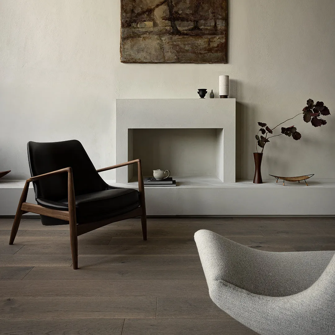 The Seal Lounge Chair