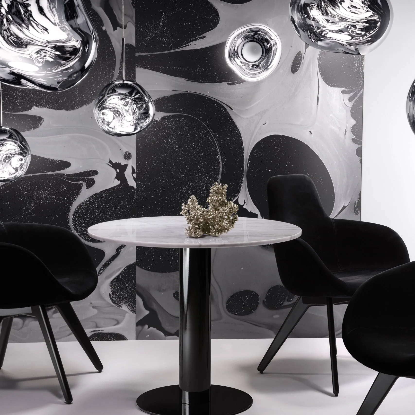 Tube Round Dining Table