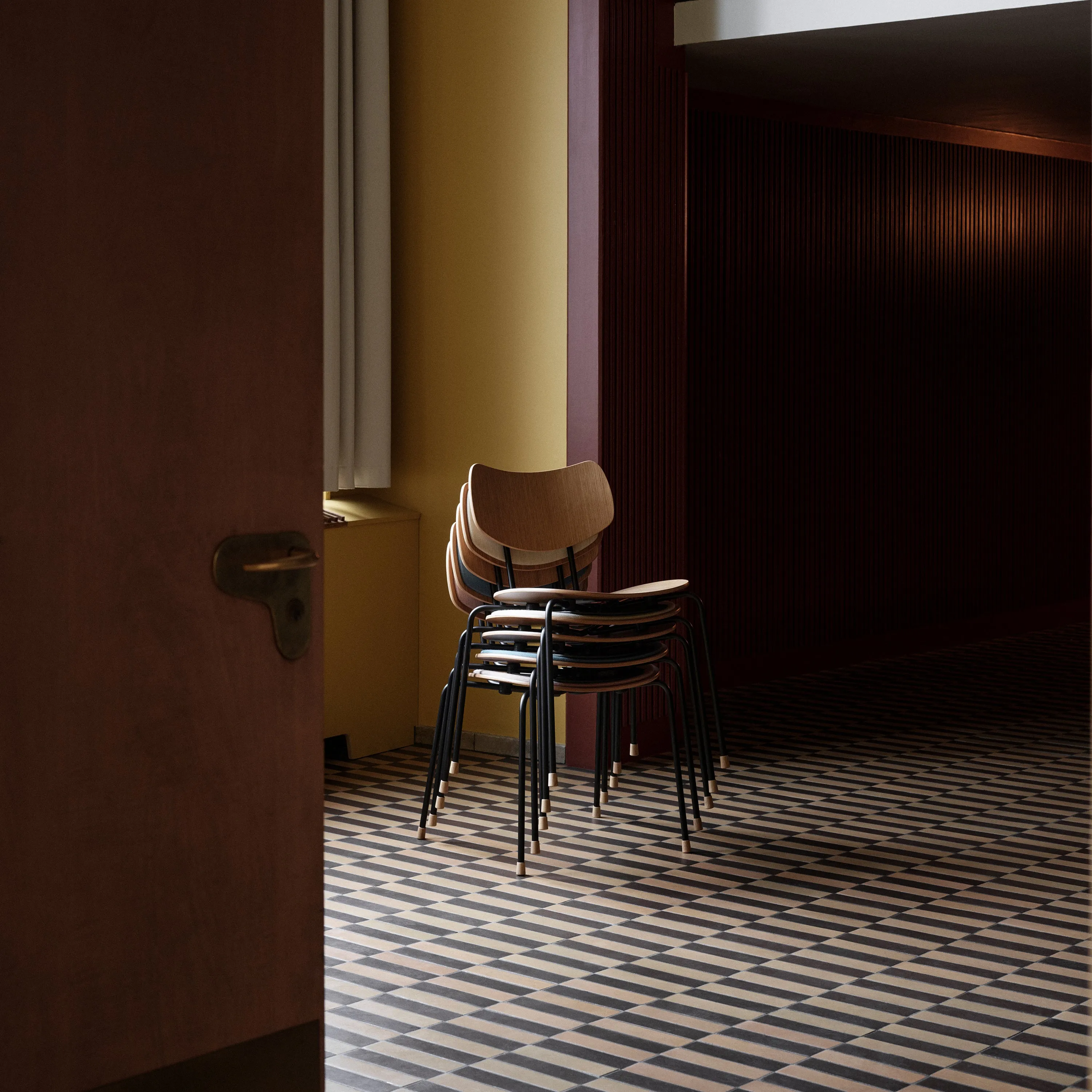 VLA26 Vega Dining Chair