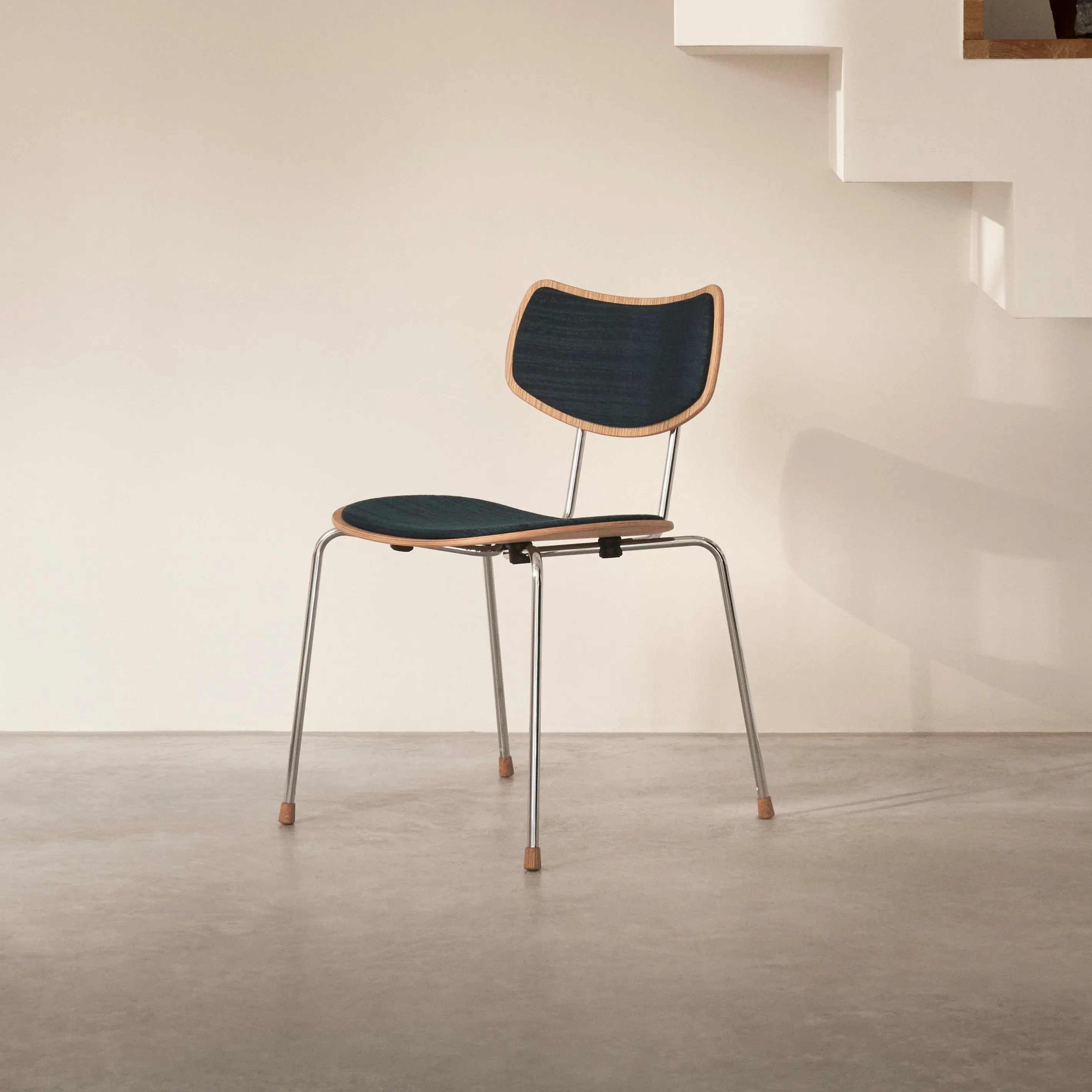 VLA26 Vega Upholstered Dining Chair